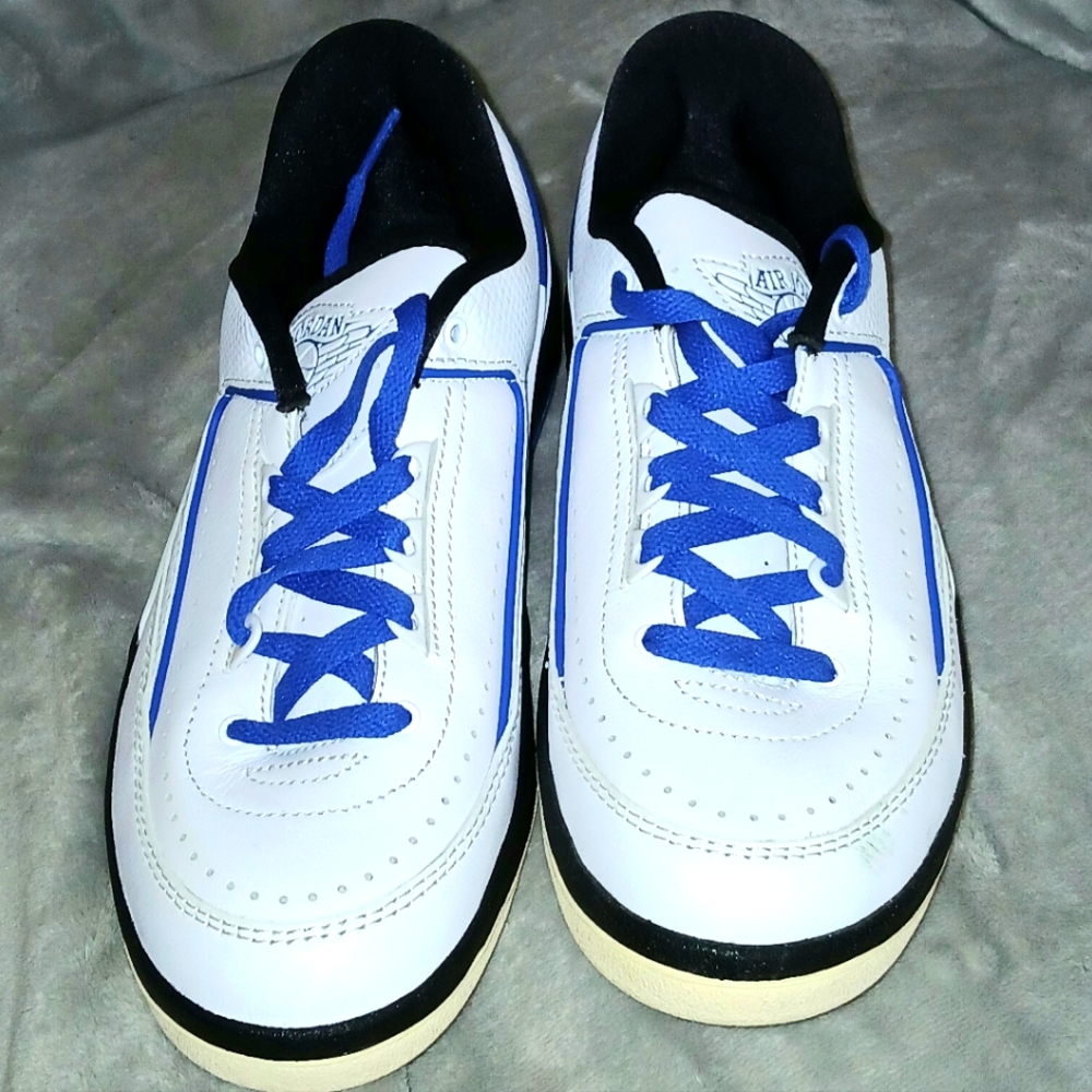 Jordan Women's White and Blue Sneakers